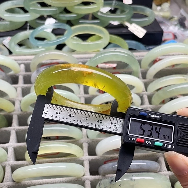 蛇纹石玉未镶嵌手镯46