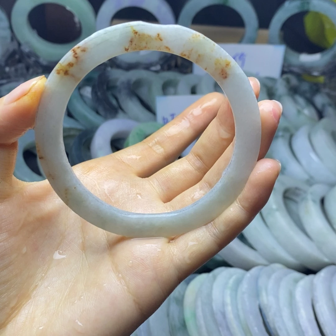 定制翡翠未镶嵌手镯