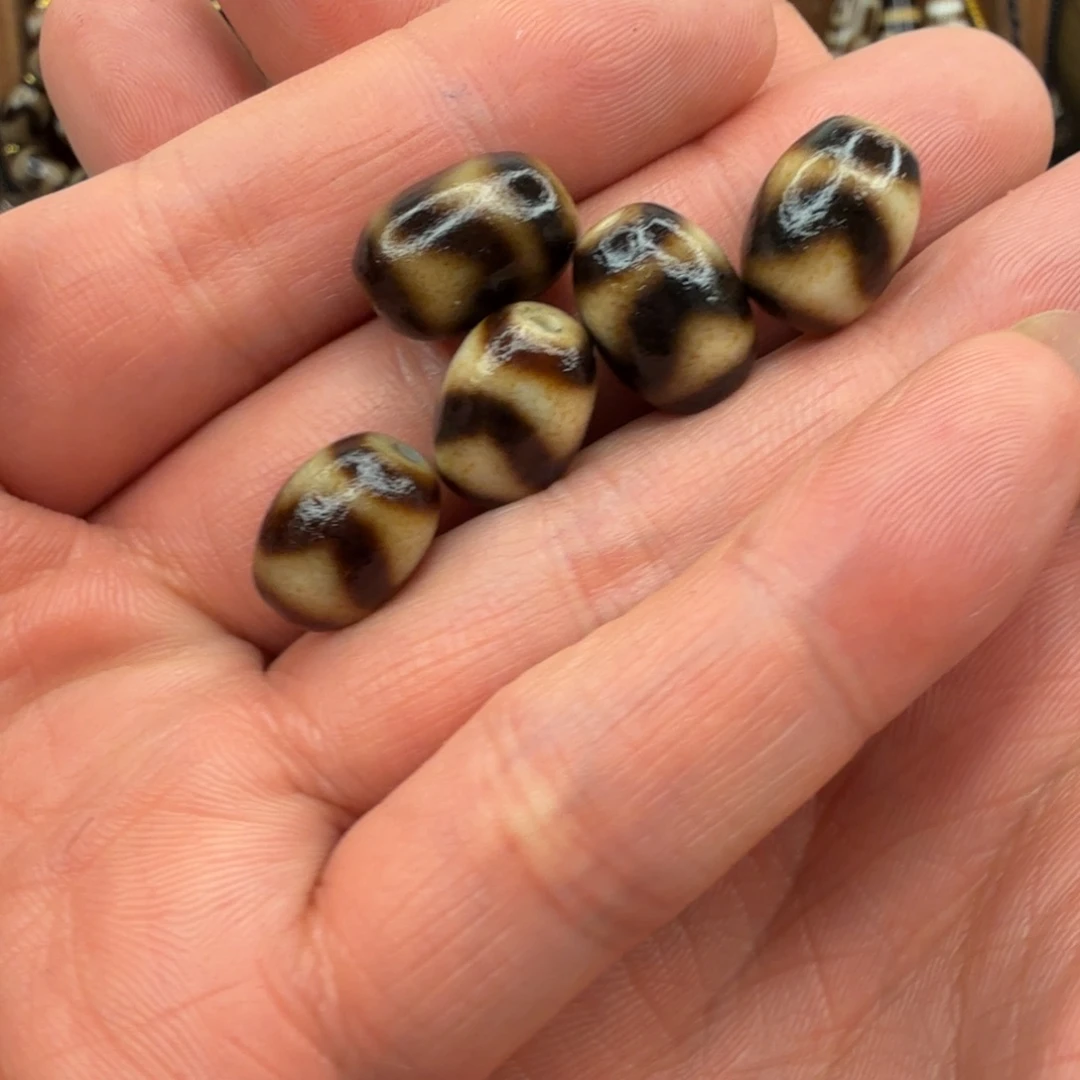 ****武玛瑙/玉髓（覆膜）散珠