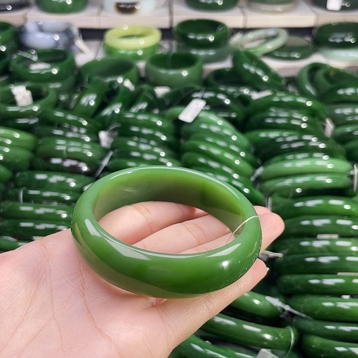 未镶嵌手镯和田玉（碧玉）