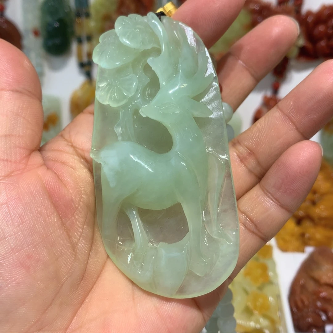 蛇纹石玉未镶嵌颈饰