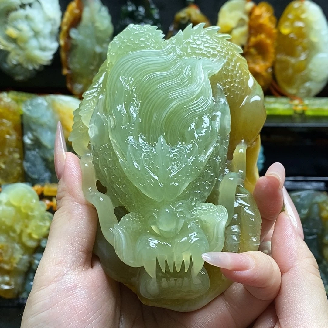 阳***岸蛇纹石玉未镶嵌颈饰