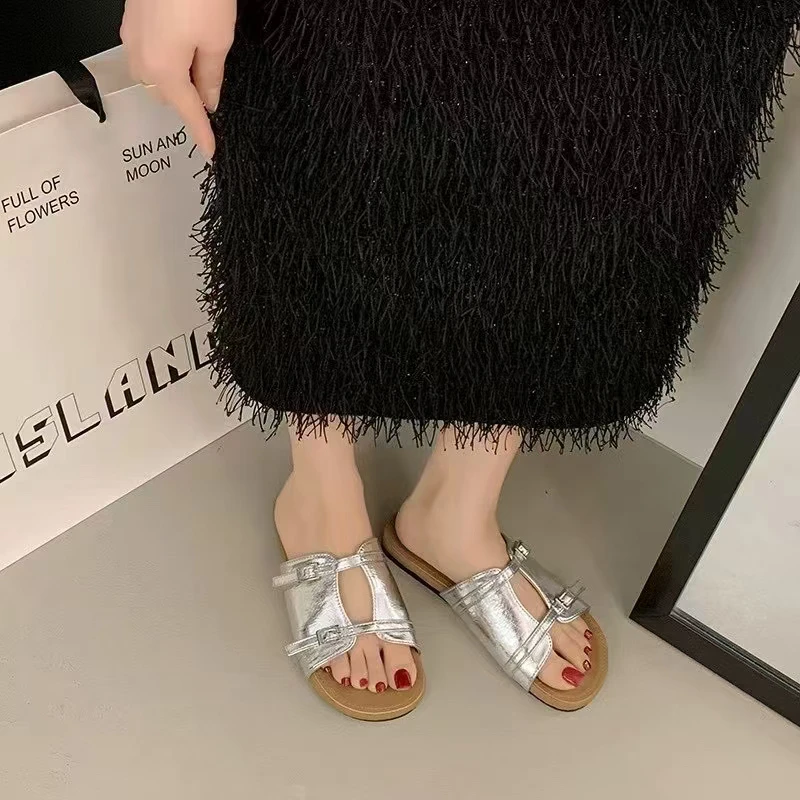 8999-6米色银色圆头平底露趾一字拖鞋