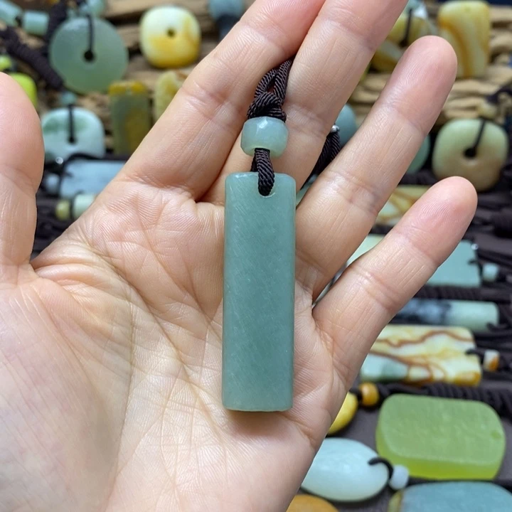 蛇纹石玉未镶嵌挂件