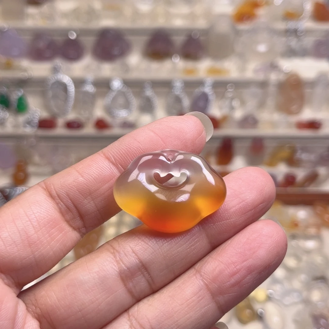 是***呀未镶嵌颈饰玛瑙/玉髓
