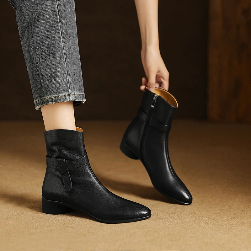 真皮低跟短靴女士2025新款秋冬加绒平底圆头3公分矮跟蝴蝶结靴子