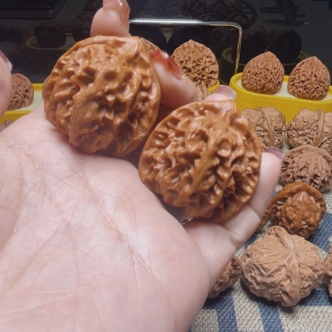 小***吴文玩核桃把件曹大龙