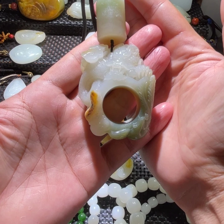 1***7和田玉未镶嵌吊坠(不含链)