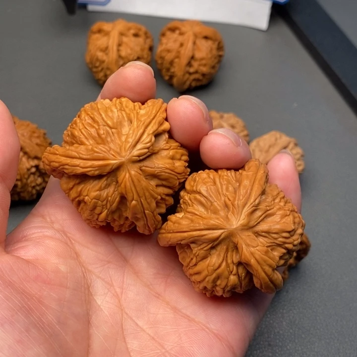文玩核桃吊坠阿***车核桃