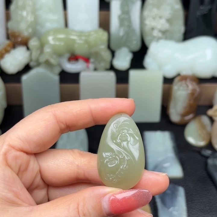 颈饰未镶嵌和田玉