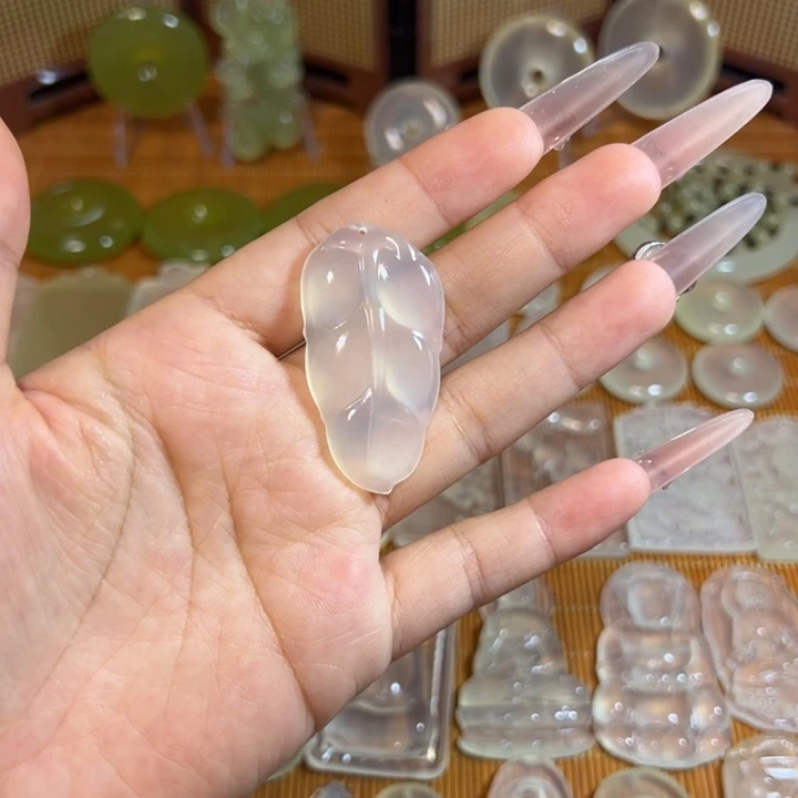 未镶嵌蛇纹石玉岫玉白冰挂件树叶