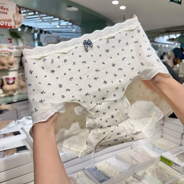 （3条装）少女甜美碎花纯棉抑菌透气中腰三角女内裤蕾丝边90-130斤