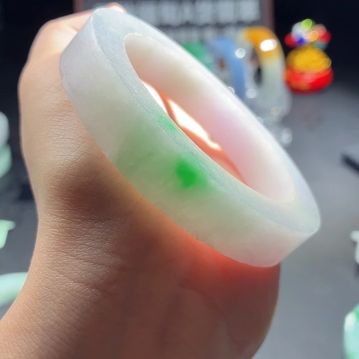 定制翡翠未镶嵌翡翠手镯