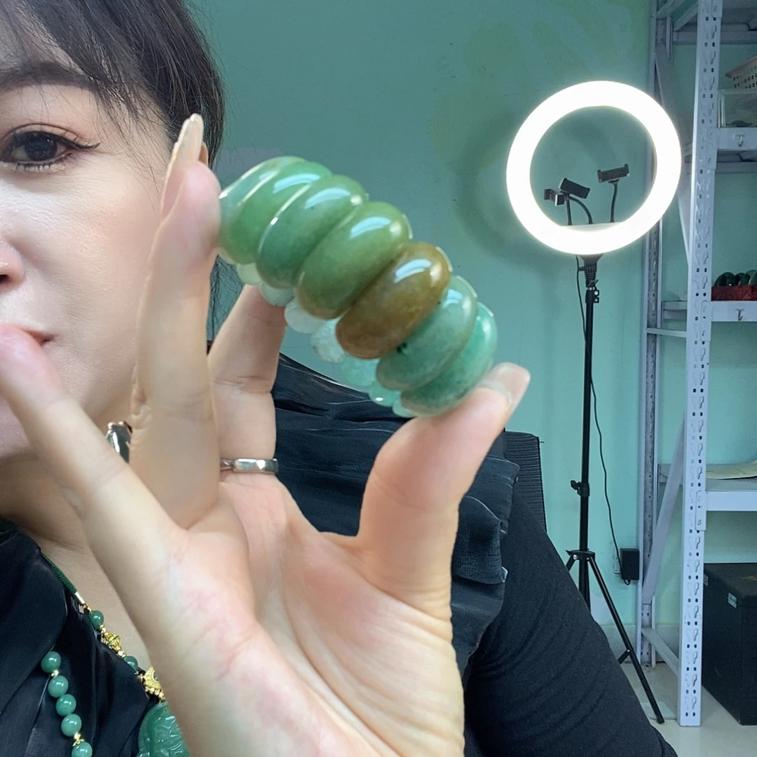 未镶嵌手镯石英质玉