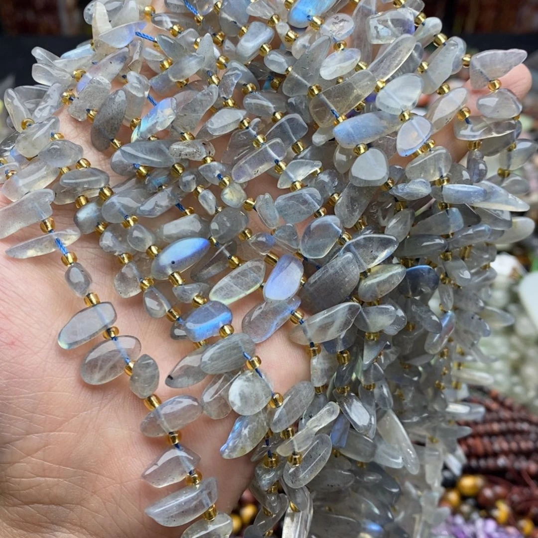 玛瑙/玉髓未镶嵌珠宝半成品一条天然透体强光异形水滴月光石