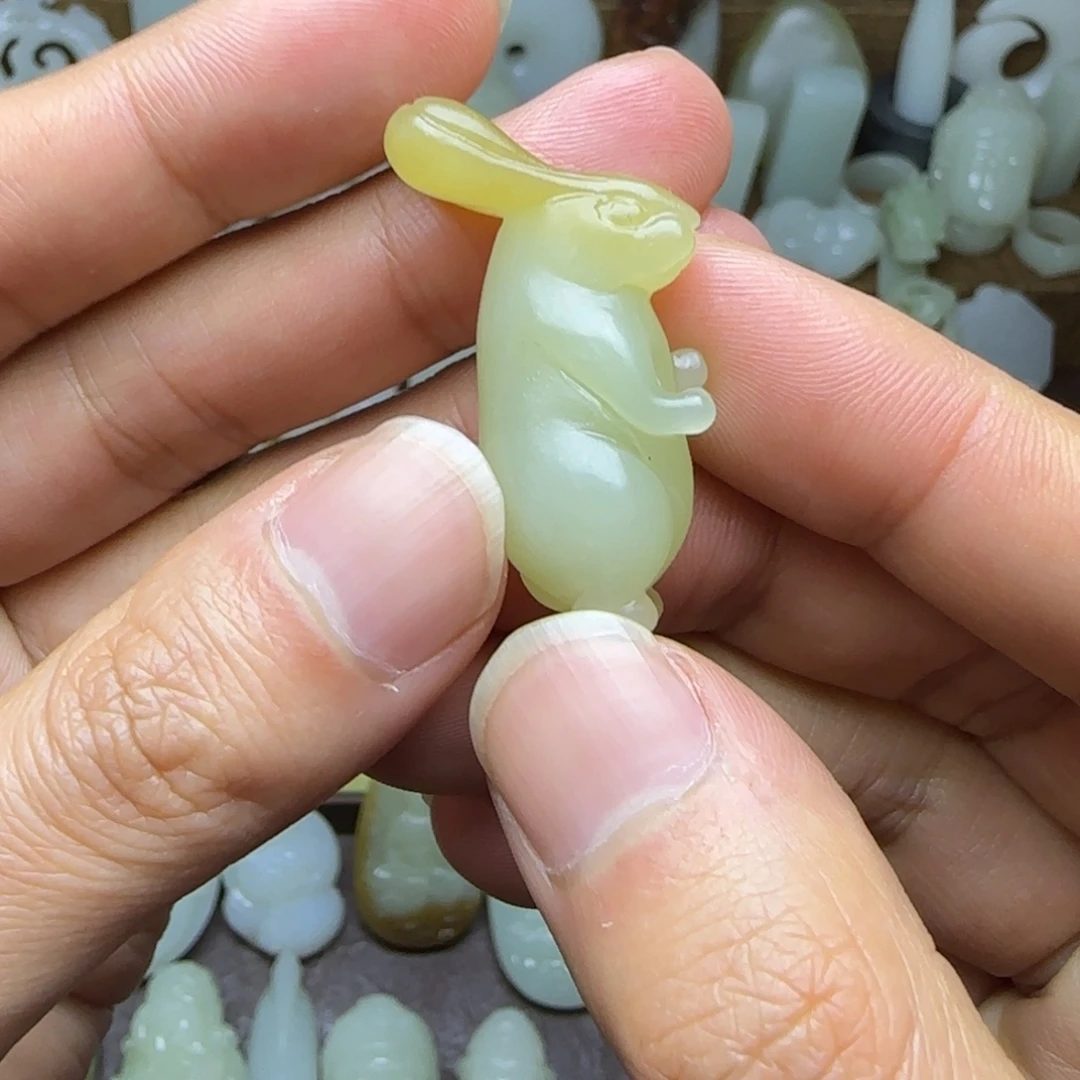 和田玉未镶嵌挂件兔