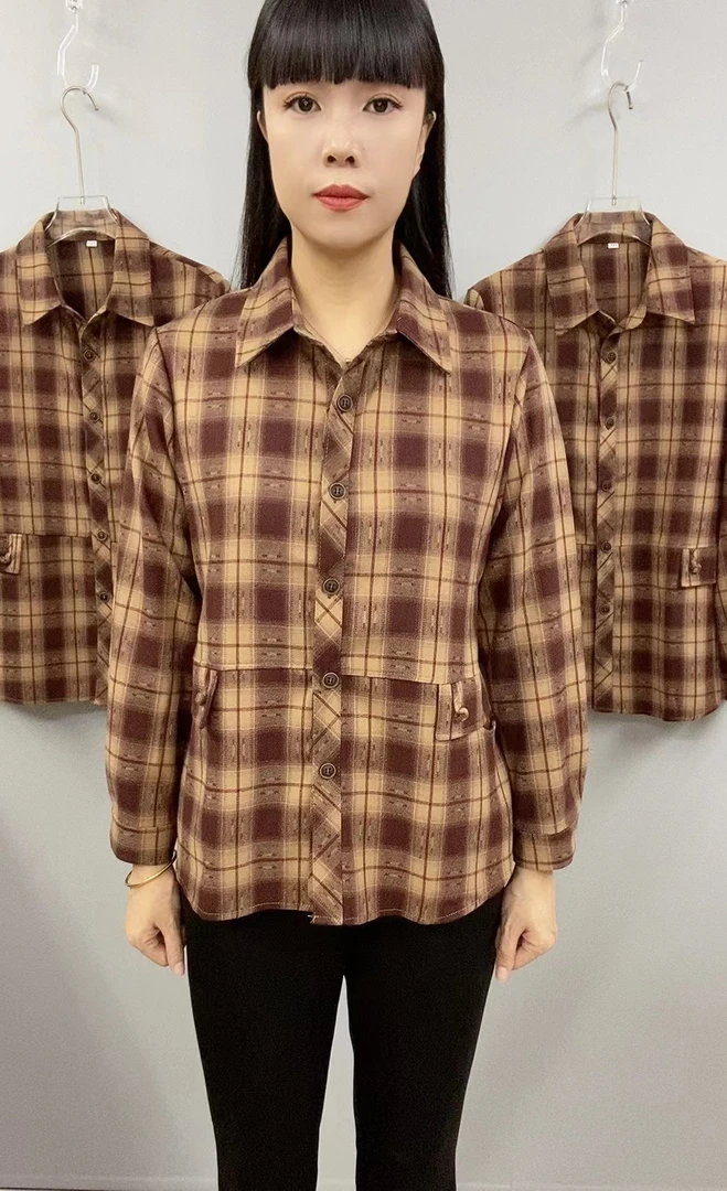 春秋长袖格子衬衫时尚休闲宽松舒适女士中老年妈妈装百搭双兜外套