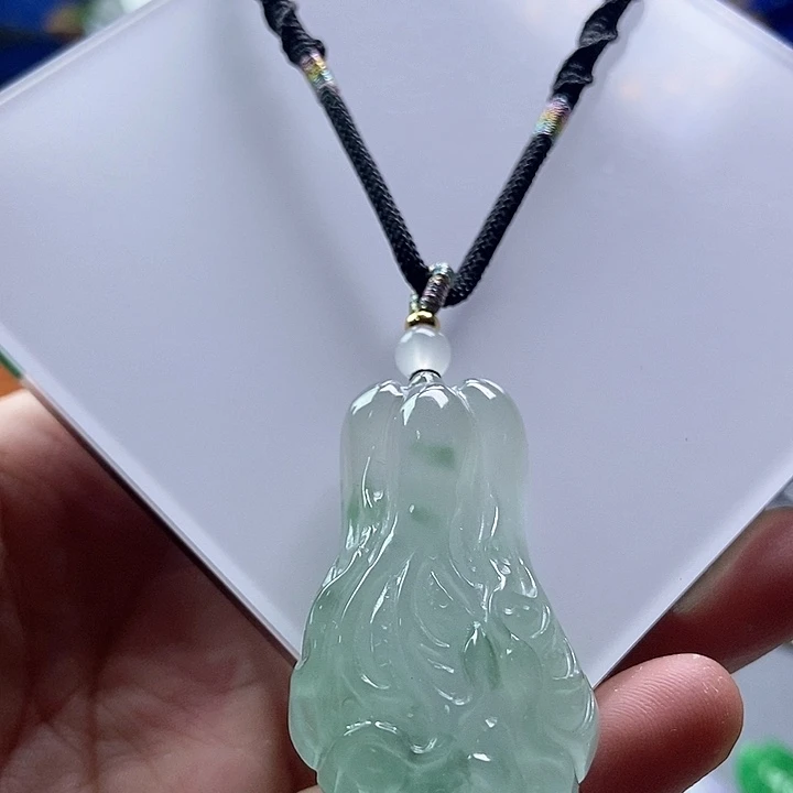 吊坠(赠链)未镶嵌翡翠