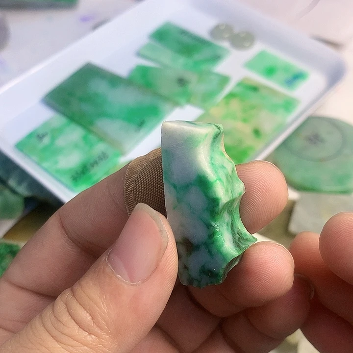 翡翠散珠天然翡翠A货挂件