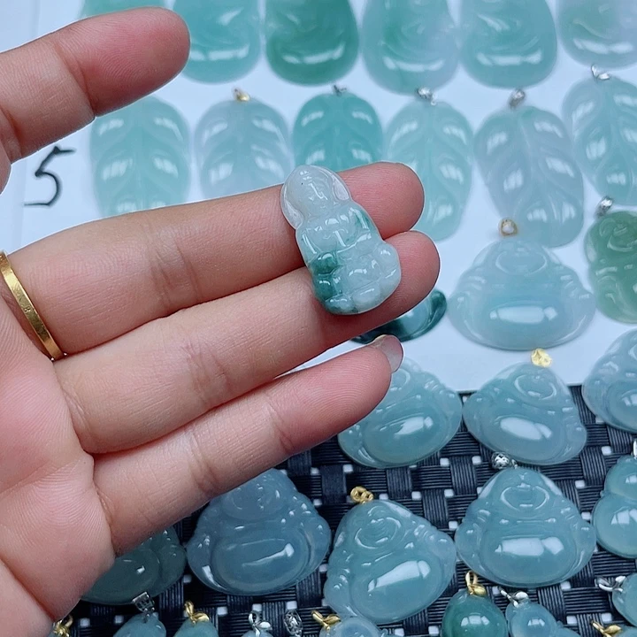 ****吊坠(不含链)未镶嵌翡翠
