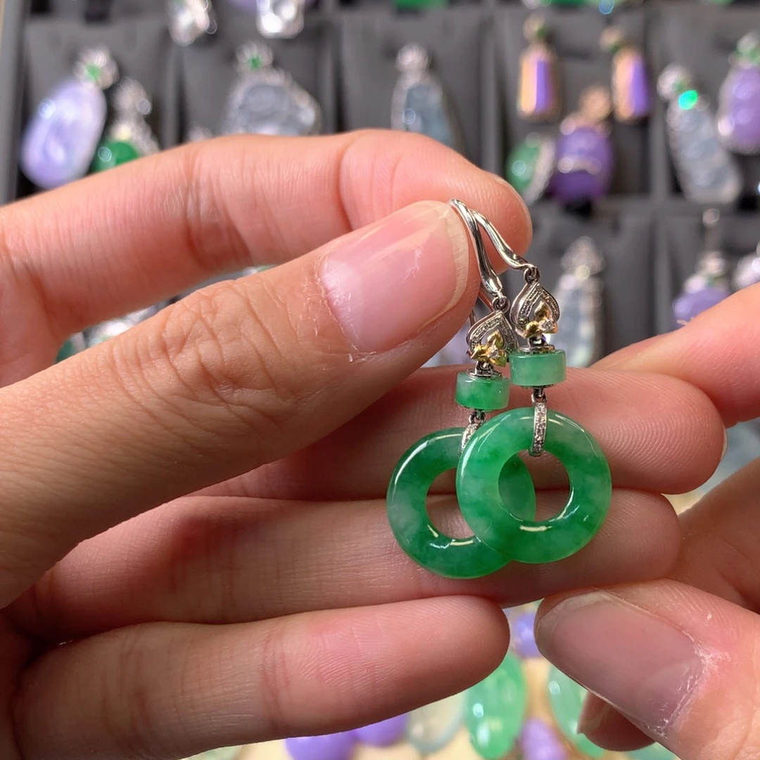 翡翠颈饰18K金镶嵌耳坠