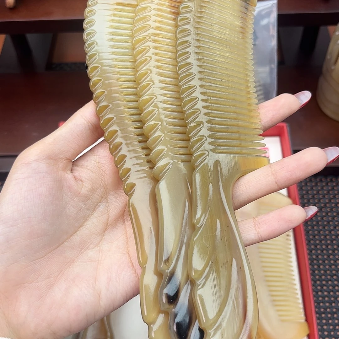 纯手工制作纯牛角梳子