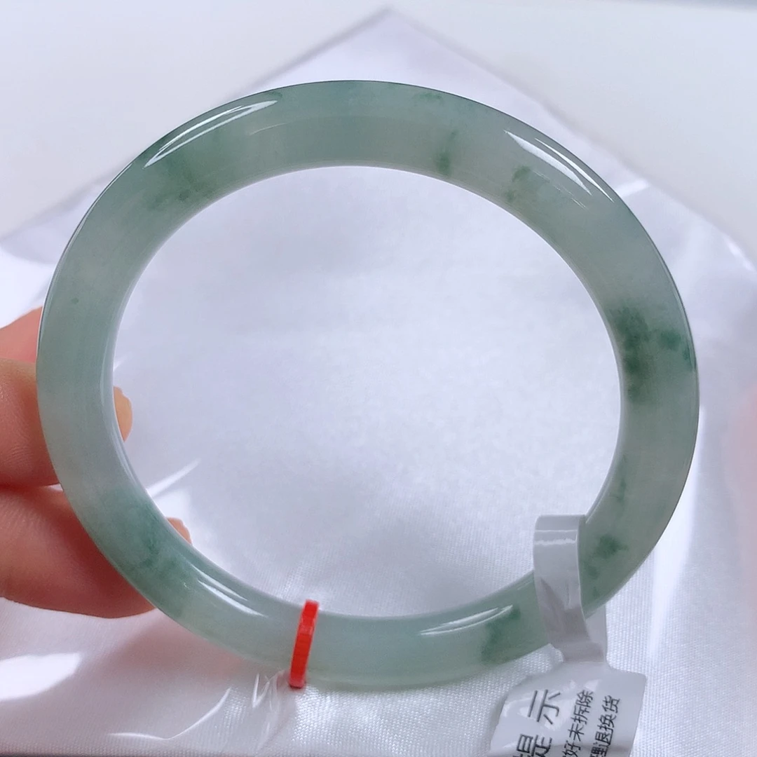 翡翠手镯未镶嵌福***士 圆条