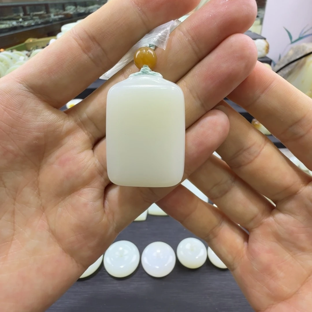 和田玉未镶嵌吊坠(赠链)新疆和田玉无事牌