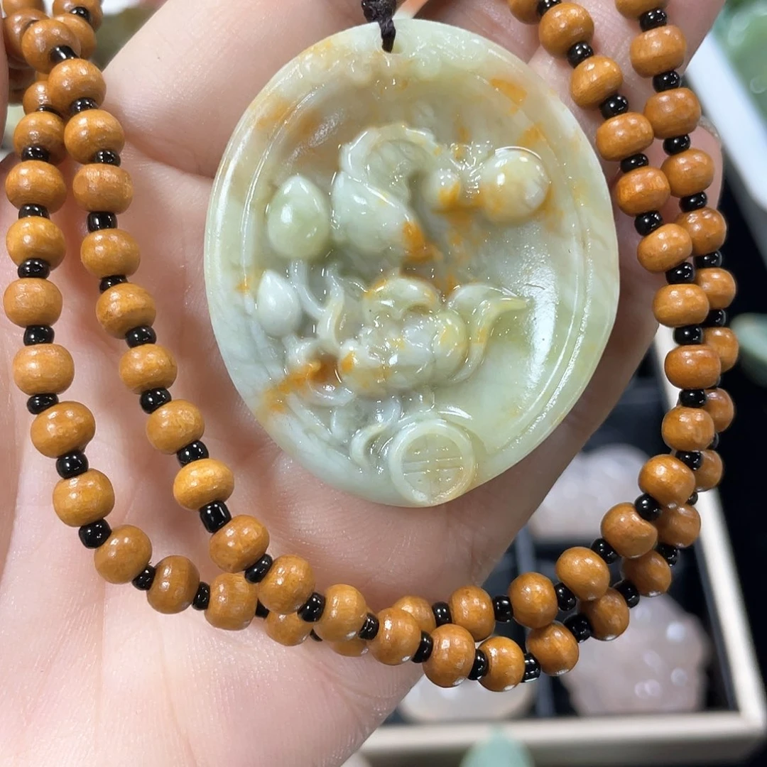 蛇纹石玉颈饰未镶嵌