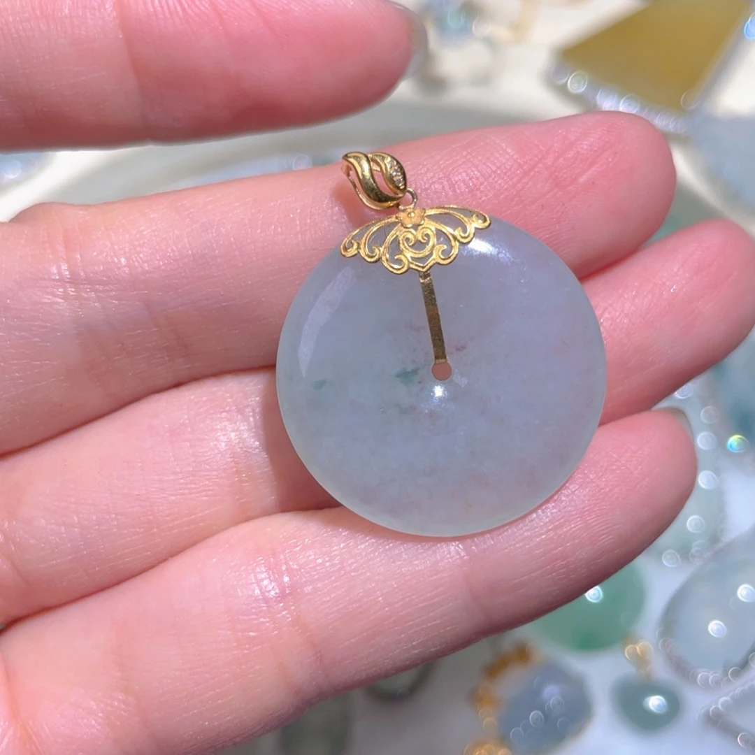 翡翠颈饰18K金镶嵌翡翠