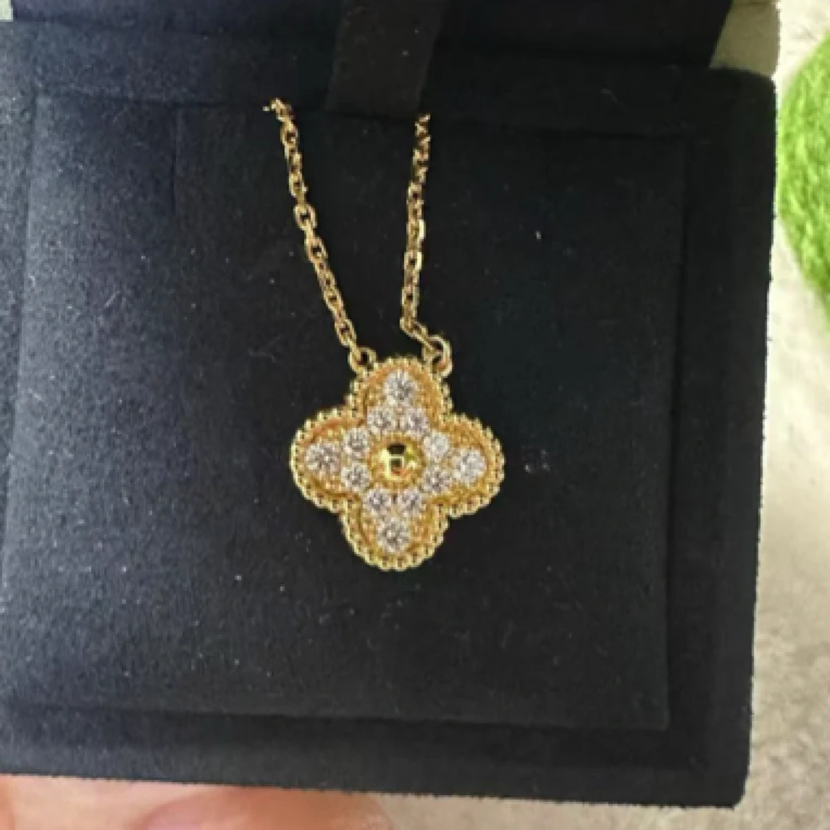 18K金钻石项链高档奢华