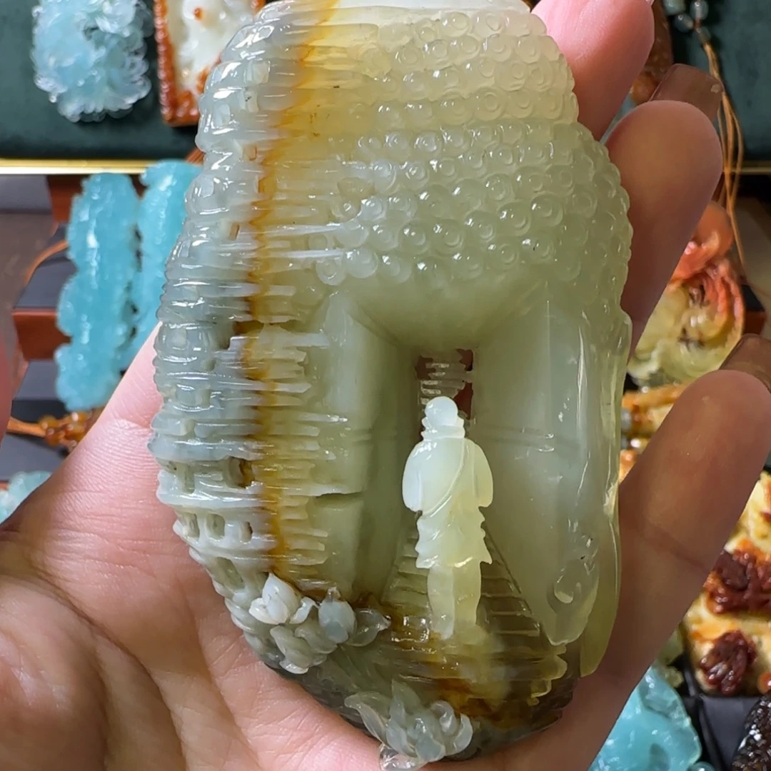 岫玉未镶嵌颈饰佛