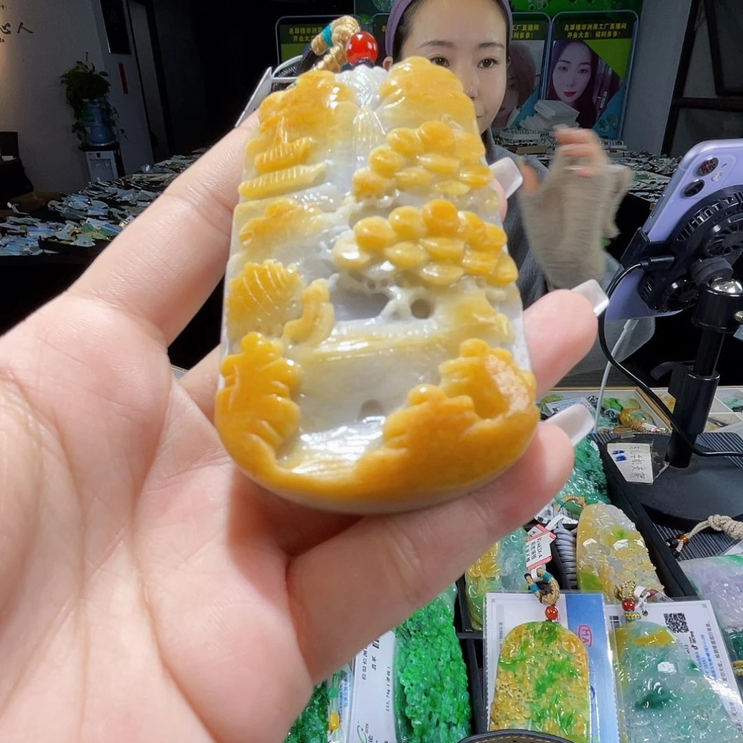 颈饰未镶嵌翡翠一
