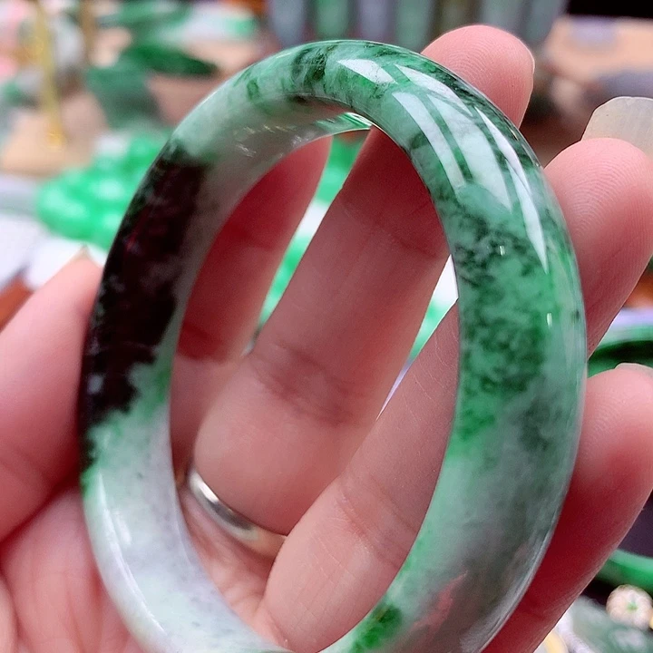 翡翠未镶嵌手镯翡翠