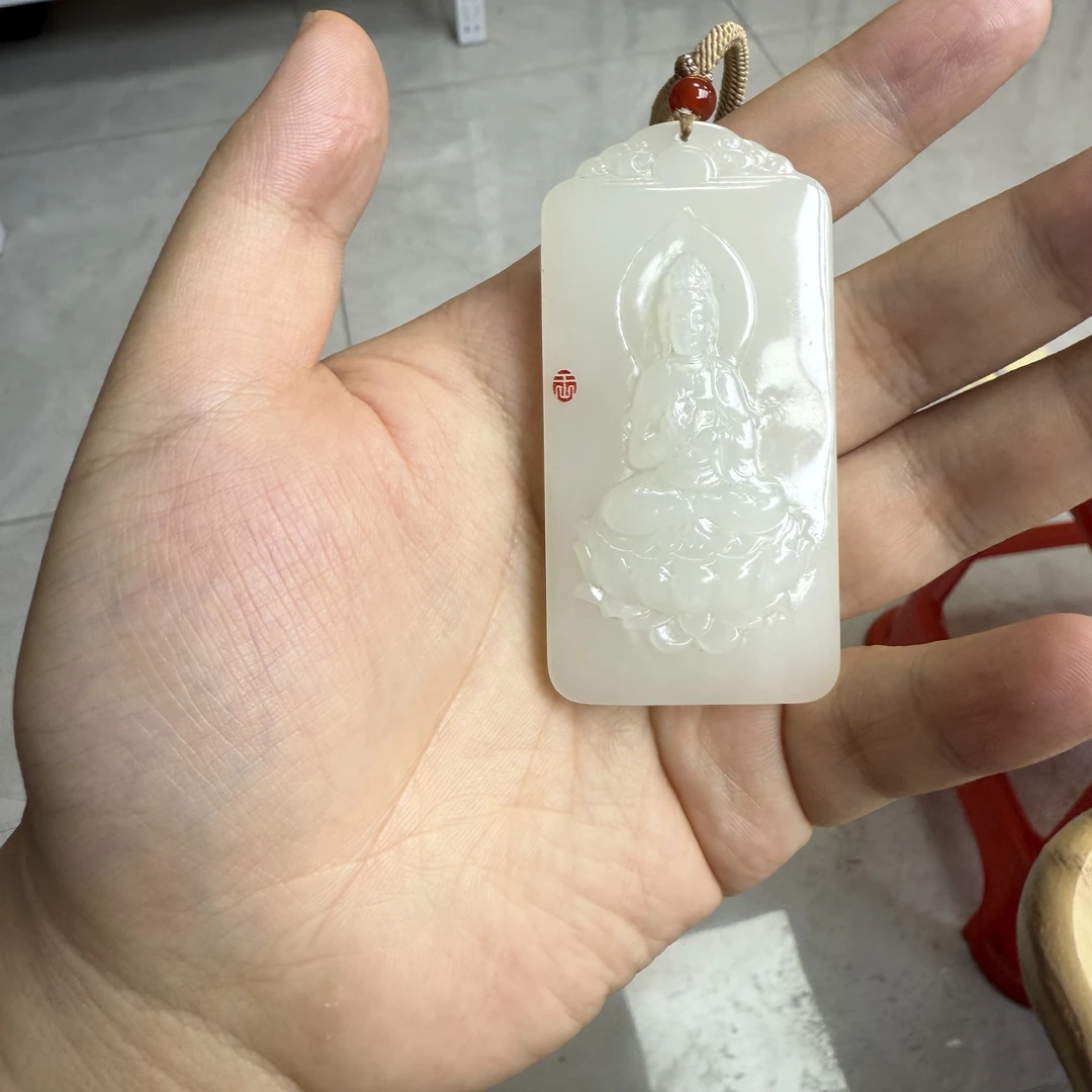 石包沁色观音手把把玩件