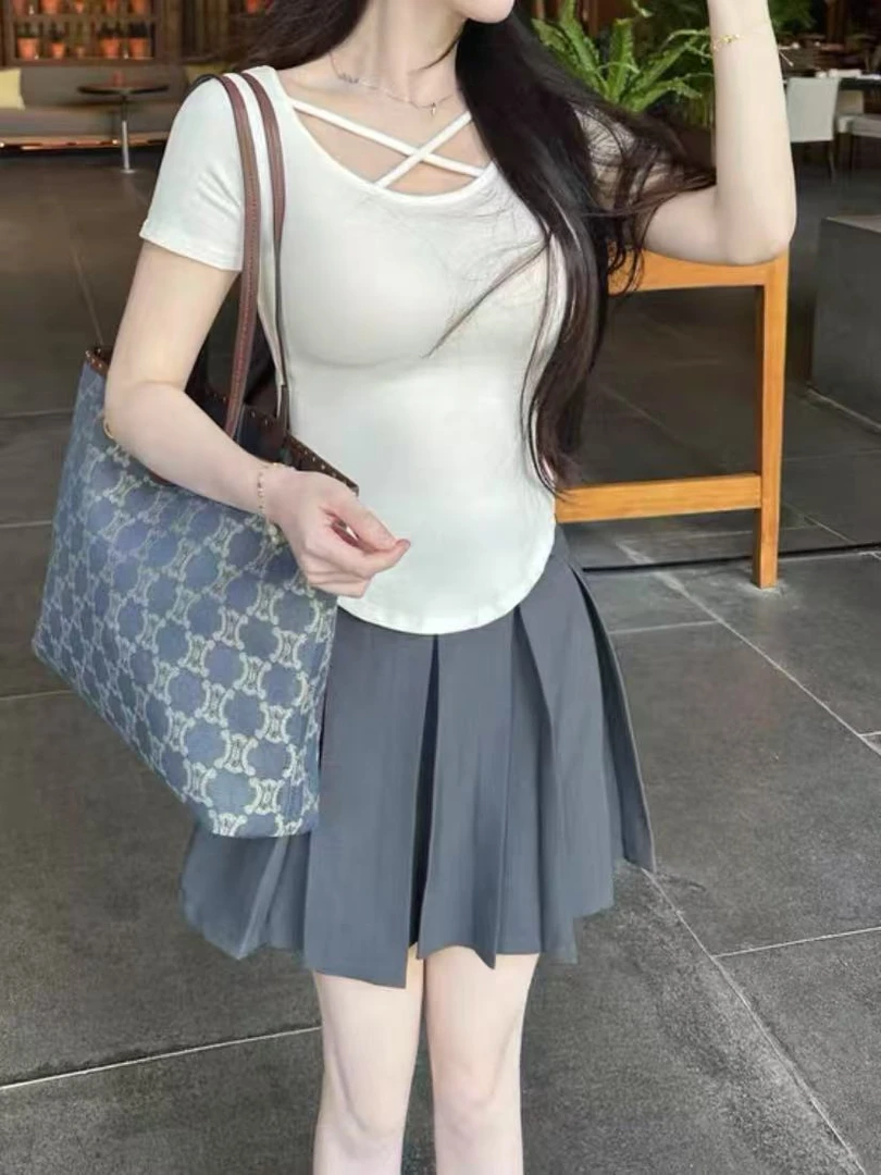 JYE10338不规则交叉正肩T恤女夏季设计感辣妹修身高腰上衣