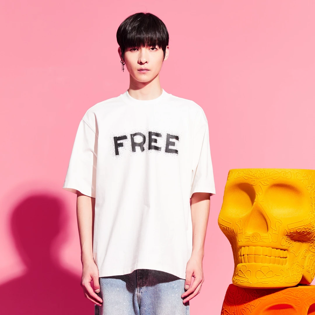 潮牌-TCH时尚潮牌字母做旧满天星烫钻白色休闲圆领T恤S69C106018