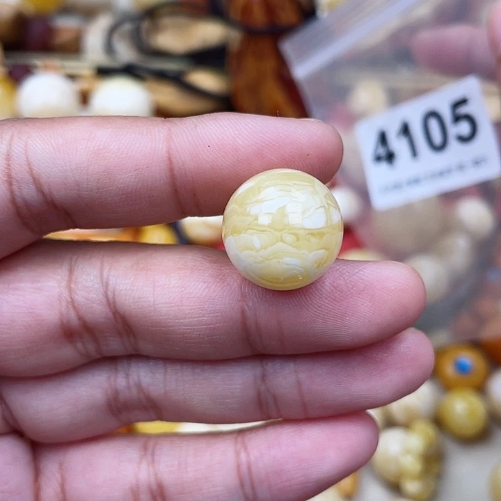 蜜蜡未镶嵌珠宝奇石17