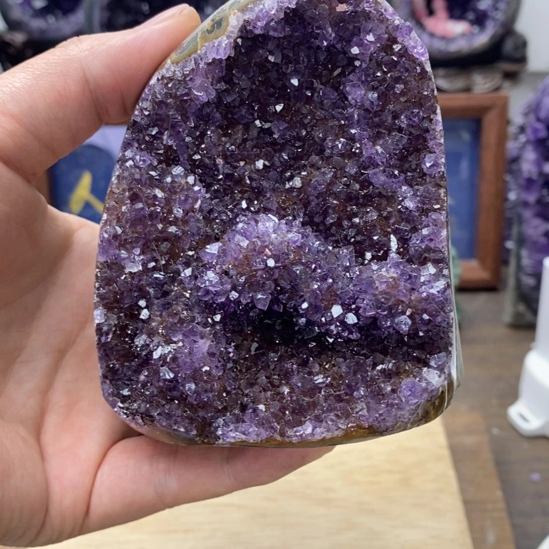 未镶嵌水晶大型摆件（非配饰）