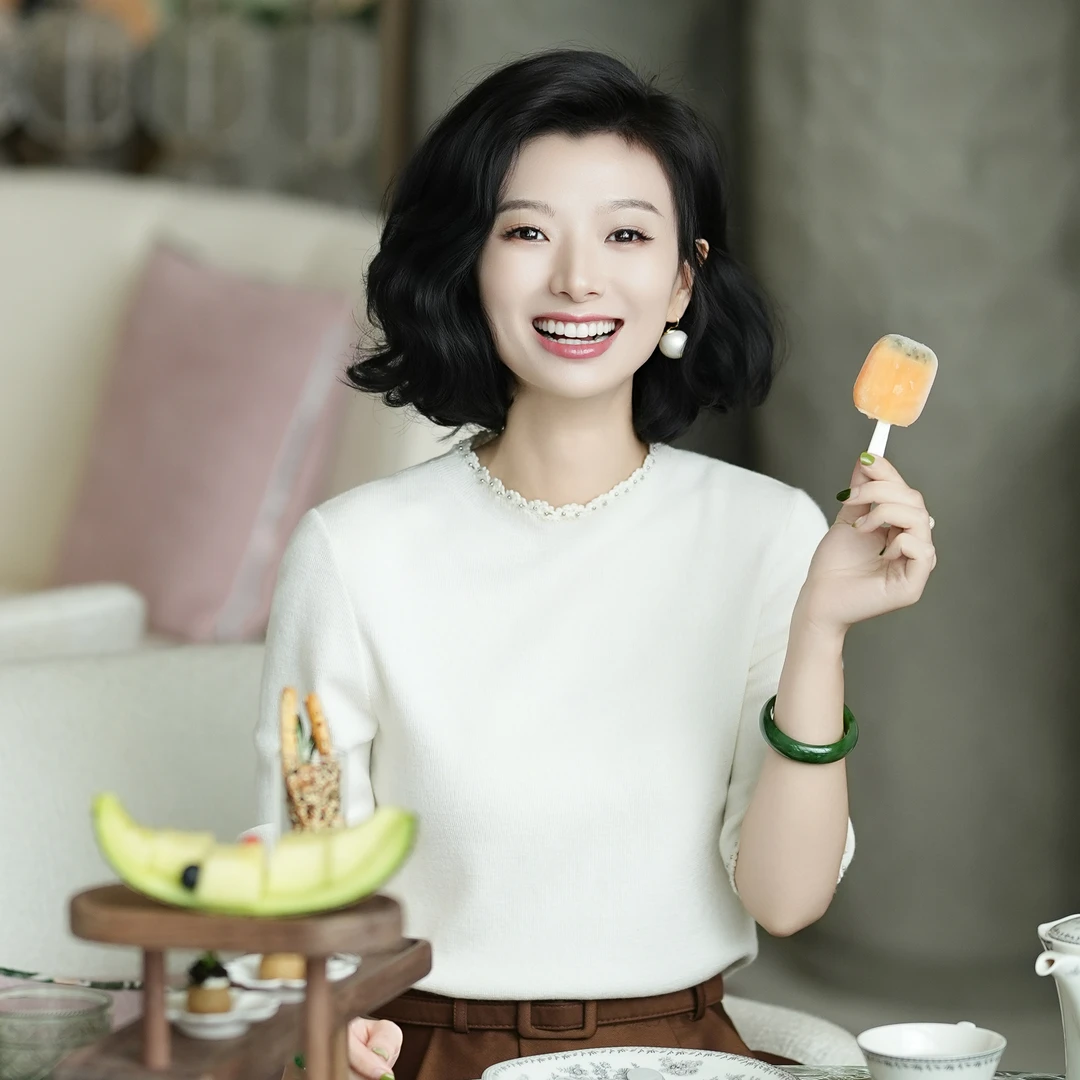 西子/【欧若拉】气质羊毛钉珠半袖套头针织上衣/MSYF144