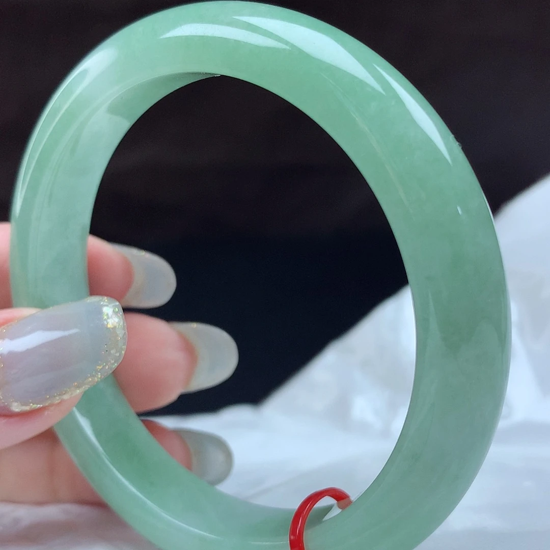 翡翠手镯未镶嵌96200，