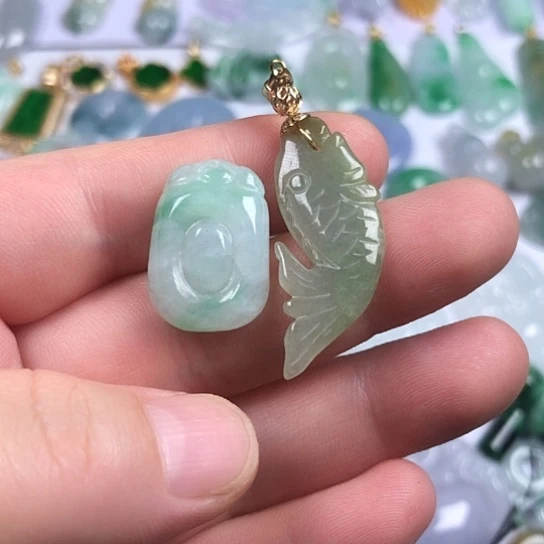 颈饰未镶嵌翡翠鱼＋福贝