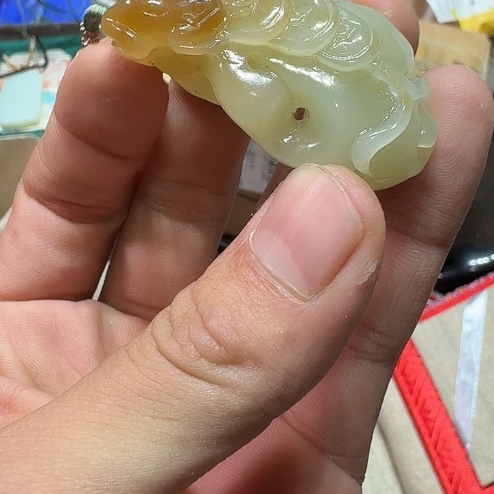 未镶嵌和田玉（糖玉）车挂