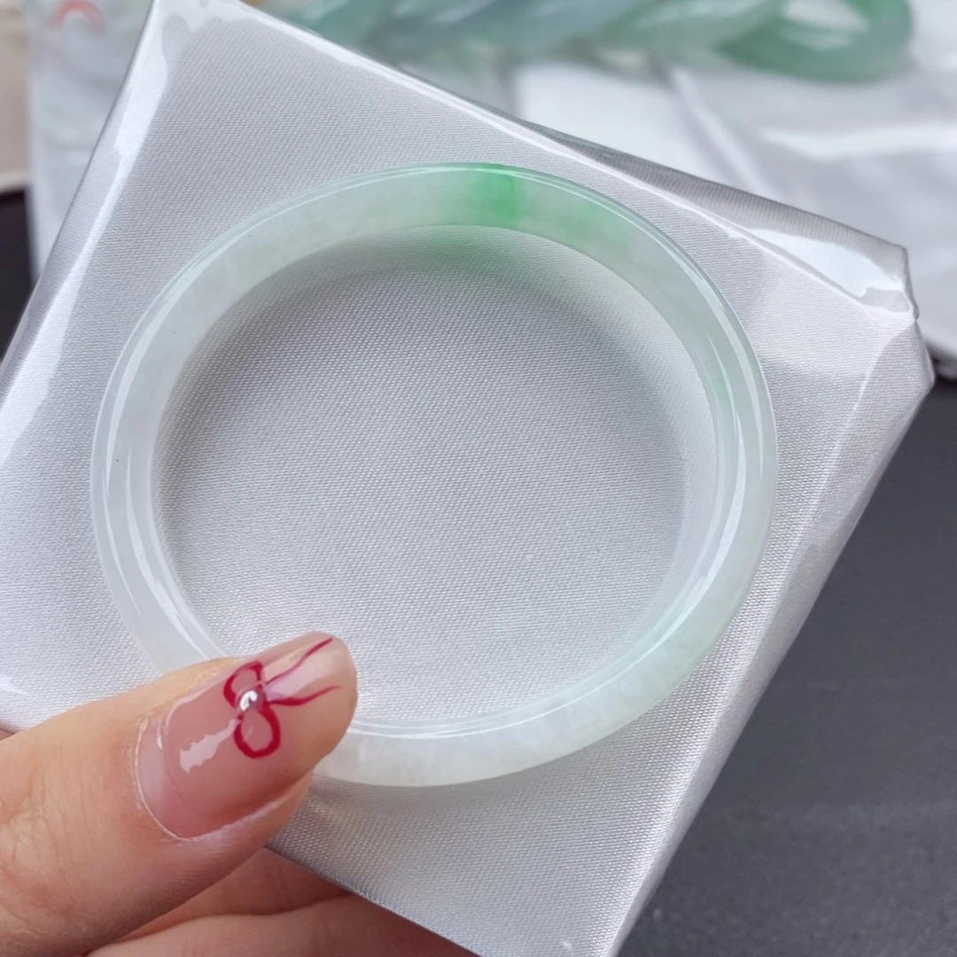 翡翠手镯未镶嵌53贵妃