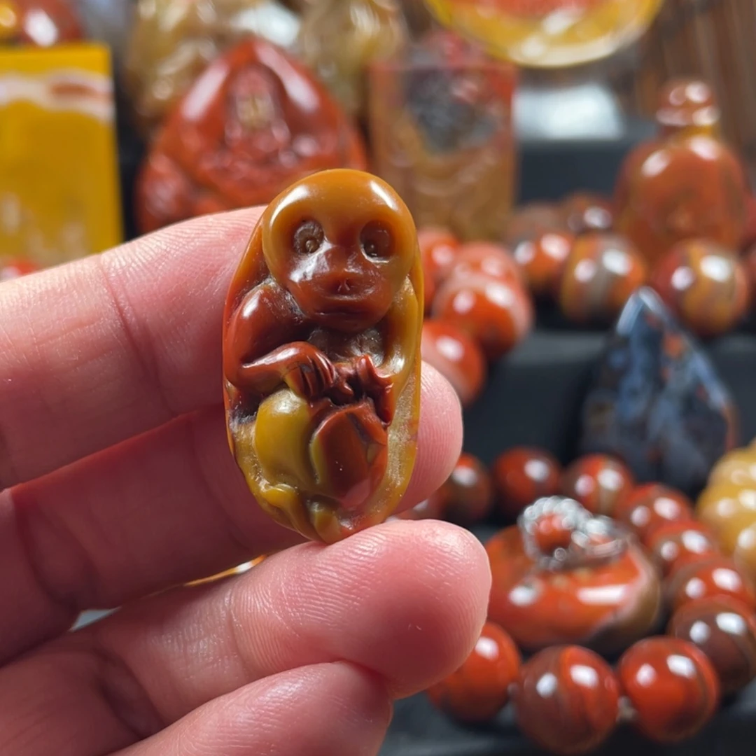 杨***串玛瑙/玉髓未镶嵌珠宝半成品