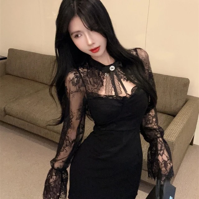 辣妹气质黑色蕾丝镂空拼接收腰包臀裙子女初秋性感洋气减龄连衣裙