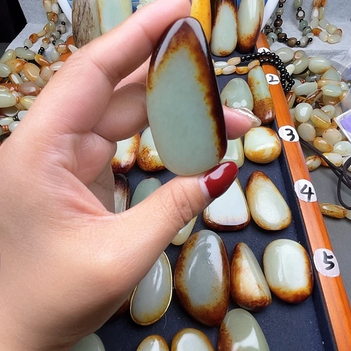 和田玉颈饰未镶嵌以****华