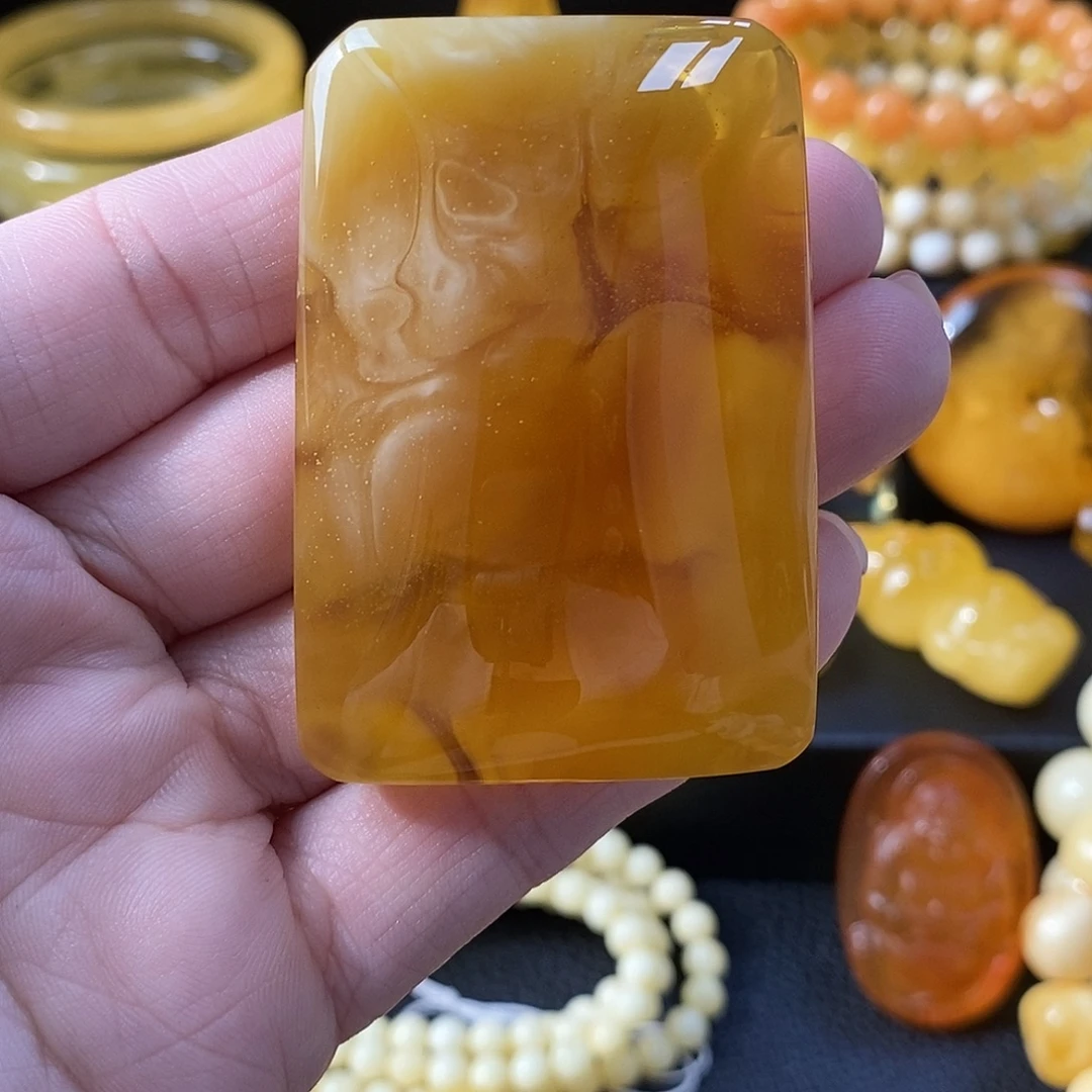 琥珀未镶嵌颈饰牌子