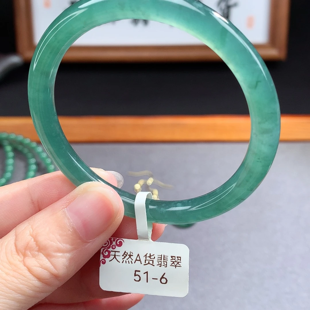 翡翠手镯（圆镯）未镶嵌