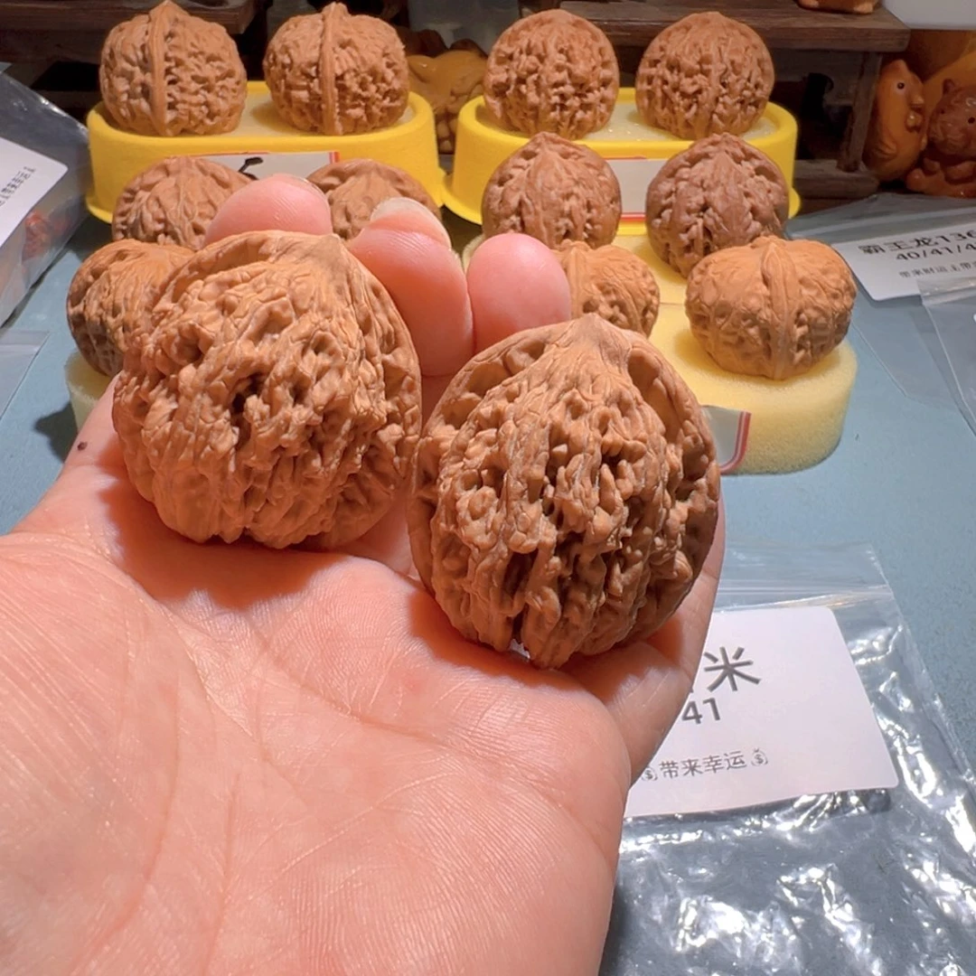 跟***顿文玩核桃把件麦虎39